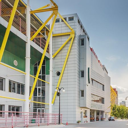 Hotel Obolon-Arena Kiev Bagian luar foto