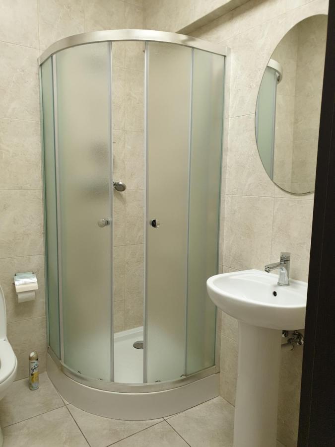 Hotel Obolon-Arena Kiev Bagian luar foto
